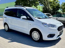 Frozen white Gebraucht 2019 Ford Tourneo Courier Titanium Van / Kleinbus | 13.550 € (Fairer Preis)