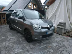 Grau Gebraucht 2023 Renault Twingo Urban Night Kleinwagen | 18.700 €