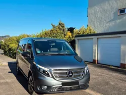 Grau Gebraucht 2020 Mercedes Vito Van / Kleinbus | 29.500 € (Teuer)
