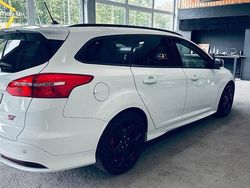 Weiß Gebraucht 2018 Ford Focus ST Limousine | 12.350 € (Guter Preis)
