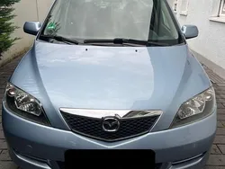 Blau Gebraucht 2005 Mazda 2 Comfort Limousine | 1.550 € (Fairer Preis)