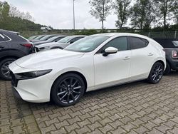 Snowflake white pearl Gebraucht 2024 Mazda 3 Exclusive-Line Limousine | 25.591 € (Fairer Preis)