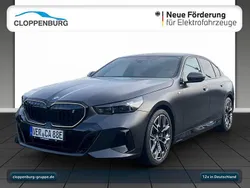 Grau Gebraucht 2025 BMW i5 Sport Line Limousine | 63.895 € (Guter Preis)