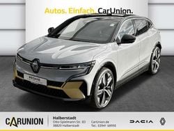 Rafalgrau metallic, black pea Gebraucht 2024 Renault Megane E-Tech Iconic Limousine | 32.895 € (Guter Preis)