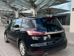 Schwarz Gebraucht 2016 Ford S-MAX Vignale Van / Kleinbus | 10.300 € (Fairer Preis)