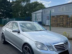 Silber Gebraucht 2011 Mercedes E300 Sport Limousine | 8.990 €