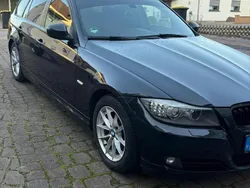 Schwarz Gebraucht 2012 BMW 320 Kombi | 6.490 € (Superpreis)