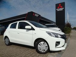 Weiß Gebraucht 2022 Mitsubishi Space Star Select Limousine | 10.490 € (Fairer Preis)