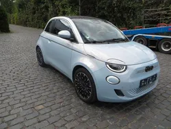 Colore esterno (himmel blau) Gebraucht 2023 Fiat 500e La Prima Cabrio | 22.990 € (Guter Preis)