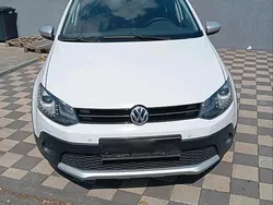 Weiß Gebraucht 2017 VW Polo Cross Kleinwagen | 8.700 € (Fairer Preis)