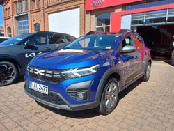 Blau Gebraucht 2023 Dacia Sandero Expression Kleinwagen | 17.599 € (Guter Preis)