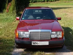 Rot Gebraucht 1991 Mercedes 260 Limousine | 7.990 €