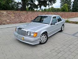 Silber Gebraucht 1985 Mercedes E230 Limousine | 7.500 €
