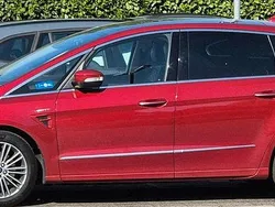 Rot Gebraucht 2021 Ford S-MAX Vignale Van / Kleinbus | 29.990 € (Fairer Preis)