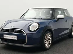 Blau Gebraucht 2024 Mini Cooper Favoured Kleinwagen | 25.898 € (Fairer Preis)