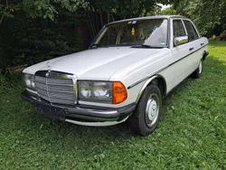 Weiß Gebraucht 1982 Mercedes 200 Limousine | 6.200 €