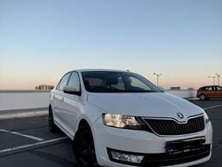Weiß Gebraucht 2016 Skoda Rapid Active Limousine | 9.600 €