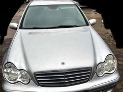 Silber Gebraucht 2004 Mercedes C200 Limousine | 2.800 € (Fairer Preis)