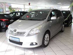Silver metallic Gebraucht 2013 Toyota Verso Travel Van / Kleinbus | 12.000 € (Fairer Preis)