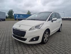Weiß Gebraucht 2016 Peugeot 5008 Van / Kleinbus | 7.299 € (Etwas zu teuer)