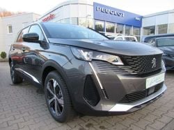 Platiniumgrau Gebraucht 2024 Peugeot 5008 GT Van / Kleinbus | 34.890 € (Fairer Preis)