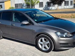 Grau Gebraucht 2015 VW Golf VII Trendline Limousine | 8.799 € (Guter Preis)