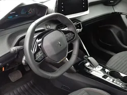 Schwarz Gebraucht 2022 Peugeot e-2008 Active SUV | 19.100 € (Guter Preis)