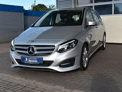 Silber Gebraucht 2018 Mercedes B180 Style Van / Kleinbus | 19.390 € (Fairer Preis)