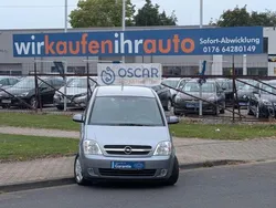 Silber Gebraucht 2005 Opel Meriva Cosmo Van / Kleinbus | 3.999 € (Etwas zu teuer)