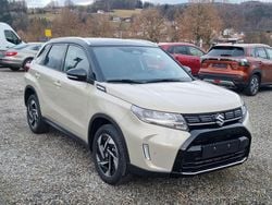Beige Gebraucht 2024 Suzuki Vitara Comfort+ SUV | 23.990 € (Fairer Preis)