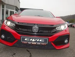 Rot Gebraucht 2017 Honda Civic Elegance Limousine | 14.499 € (Etwas zu teuer)