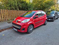 Rot Gebraucht 2009 Peugeot 107 Kleinwagen | 2.950 € (Fairer Preis)