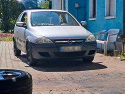 Grau Gebraucht 2004 Opel Corsa Kleinwagen | 900 € (Guter Preis)