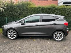 Grau Gebraucht 2018 Ford Fiesta Kleinwagen | 12.000 € (Fairer Preis)