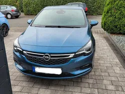 Blau Gebraucht 2015 Opel Astra Innovation Limousine | 9.495 € (Guter Preis)