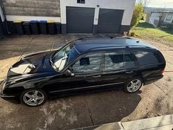 Schwarz Gebraucht 1999 Mercedes E240 Avantgarde Kombi | 3.400 € (Superpreis)