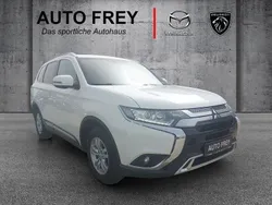 Weiss Gebraucht 2019 Mitsubishi Outlander Active SUV | 17.490 € (Fairer Preis)