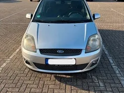 Silber Gebraucht 2008 Ford Fiesta Ghia Kleinwagen | 2.800 € (Fairer Preis)