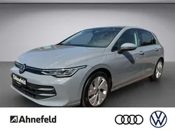 Grau Gebraucht 2024 VW Golf VIII Life Limousine | 25.950 € (Fairer Preis)