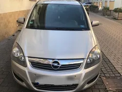 Silber Gebraucht 2010 Opel Zafira Van / Kleinbus | 4.800 €