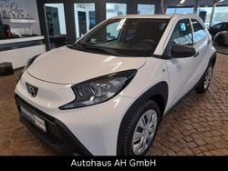Weiß Gebraucht 2022 Toyota Aygo Basis Kleinwagen | 11.550 € (Guter Preis)