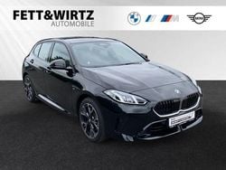 Saphirschwarz metallic Gebraucht 2024 BMW 120 M Sport Kleinwagen | 32.490 € (Superpreis)