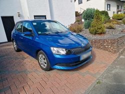 Blau Gebraucht 2015 Skoda Fabia Kleinwagen | 6.200 € (Guter Preis)