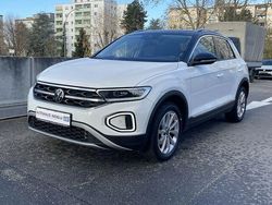 Weiß pure white Gebraucht 2023 VW T-Roc Style SUV | 24.680 € (Fairer Preis)
