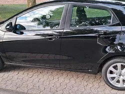 Schwarz Gebraucht 2013 Mazda 2 Edition Limousine | 7.900 € (Teuer)