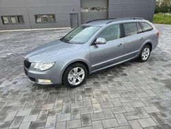 Grau Gebraucht 2013 Skoda Superb Ambition Kombi | 9.700 € (Fairer Preis)