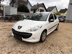 Weiß Gebraucht 2012 Peugeot 206+ Kleinwagen | 2.999 € (Fairer Preis)