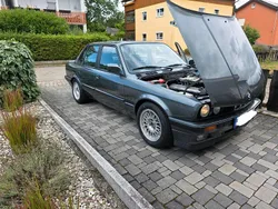 Grau Gebraucht 1989 BMW 320 Limousine | 17.500 €