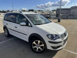 Candyweiss Gebraucht 2010 VW Touran Cross Van / Kleinbus | 6.999 € (Guter Preis)