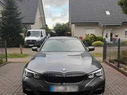 Grau Gebraucht 2021 BMW 320 M Sport Kombi | 26.000 € (Guter Preis)
